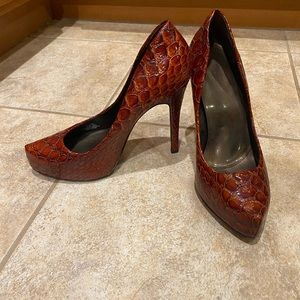 Jessica Simpson Heels brown reptile skin